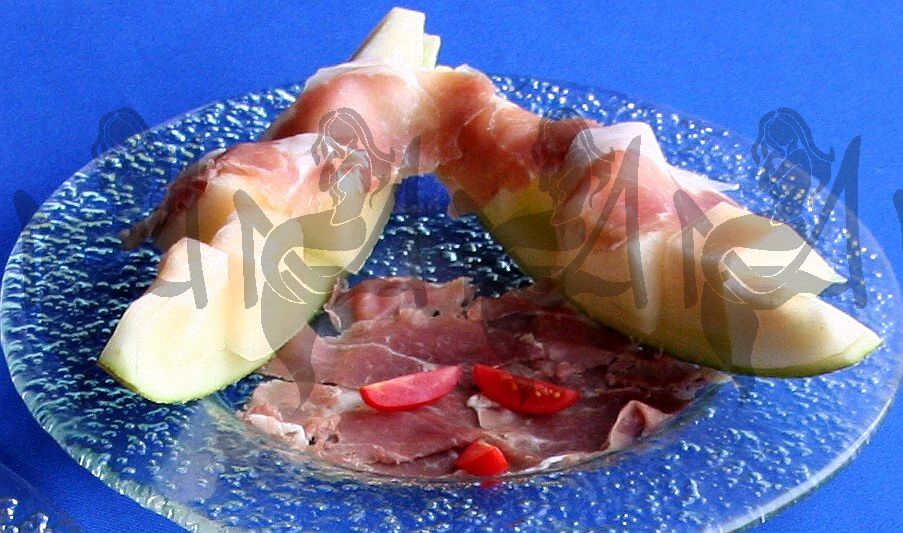 Prosciutto e Melone (parma ham and honeydew melon)