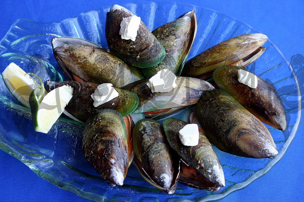 Mussels saganaki